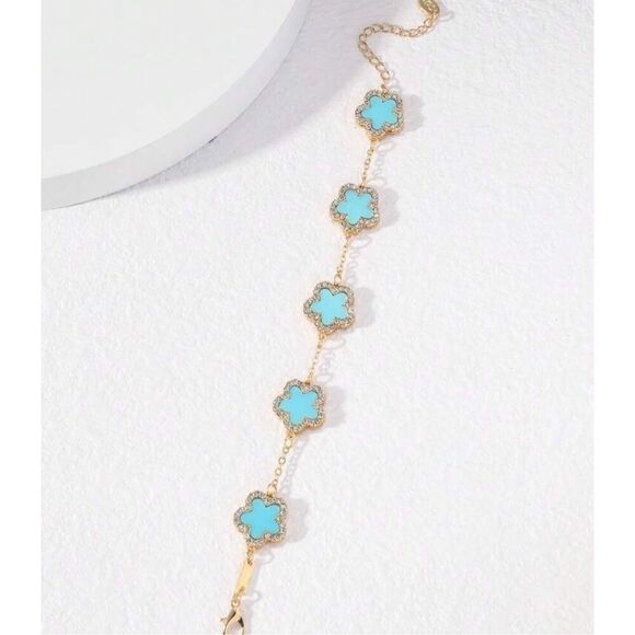 Blue Clover Bracelet - Picture 2 of 3